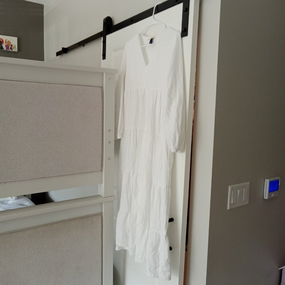 GREAT 2-3 years old Women's XS Tiered White Dress